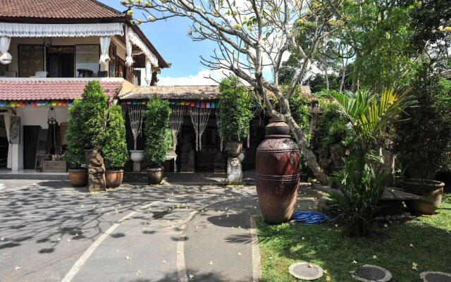 Airy Ubud Raya Teges Kawan Gang Merak Bali