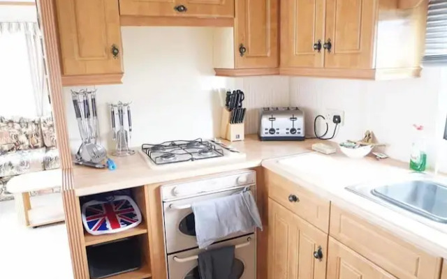 2 Bedroom Sleeps 6 Caravan Manor Park Hunstanton