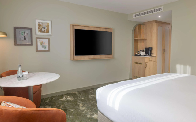 DoubleTree by Hilton Bristol North