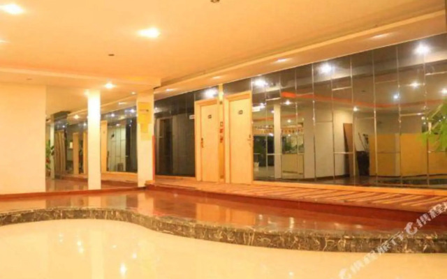 Qijiayi Business Hotel Chongqing Xi’nan Hospital