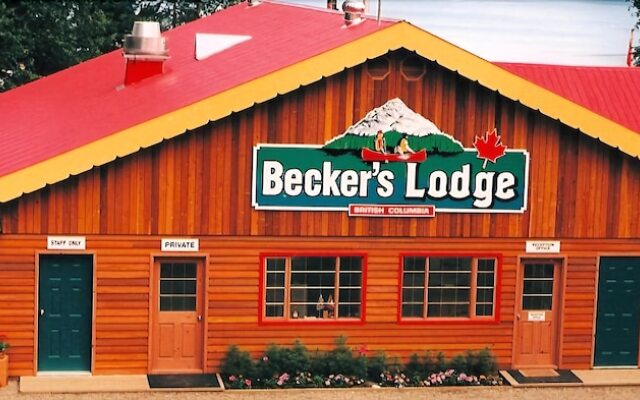 Becker's Lodge Bowron Lake Adventures Resort