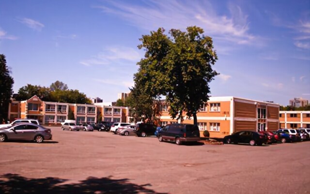 Ottawa Plaza Inn Downtown