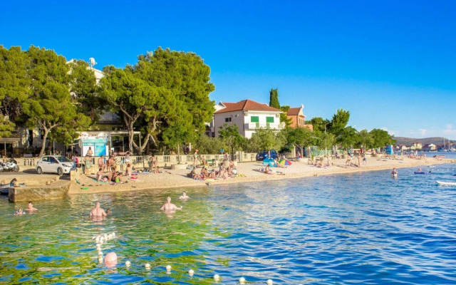 Beachfront Apartment Gaj 7