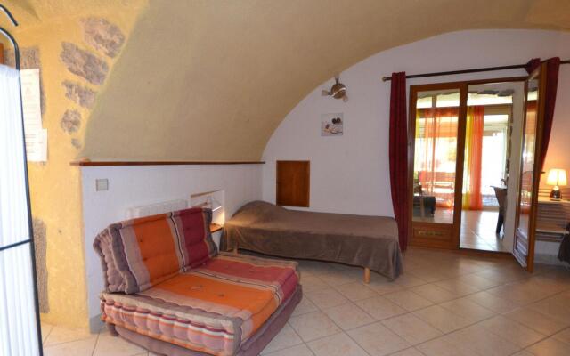 Amazing apartment in Lanas with large garden