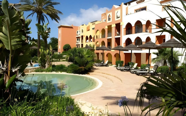 Jardim da Meia Praia Apartment