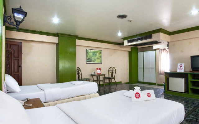 NIDA Rooms Ratchadaphisek Golden Dome Walk