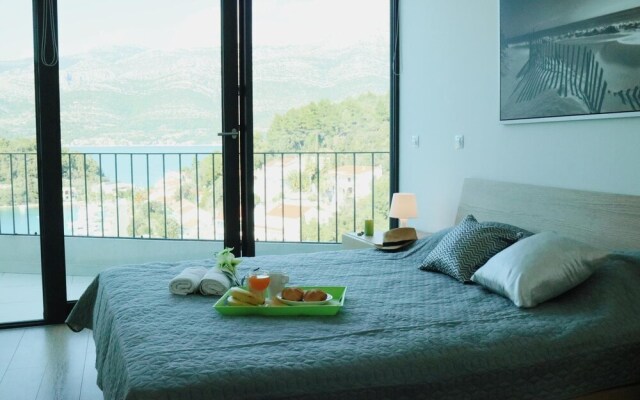 White Cloud Apartments