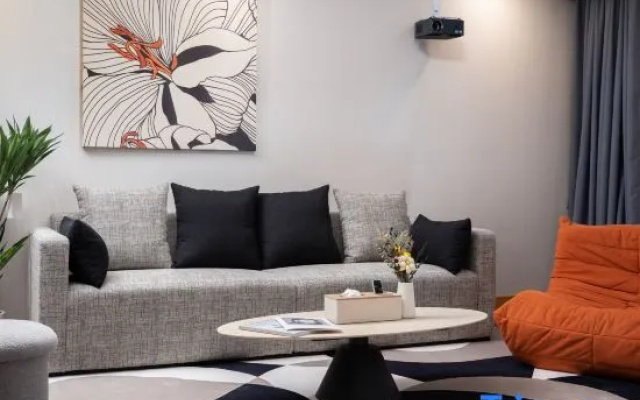 Orange Hotel