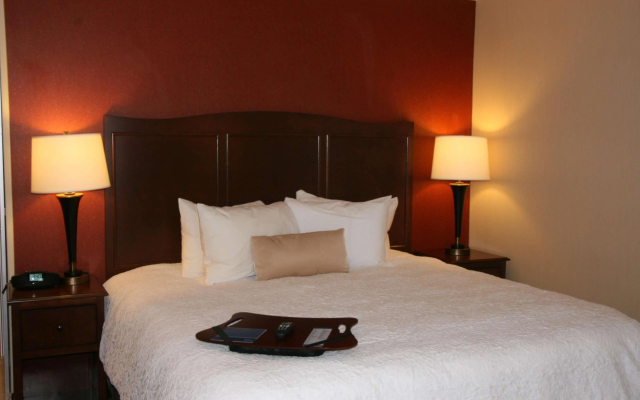 Hampton Inn & Suites Peru - фото 5