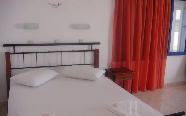 Paralia Rooms