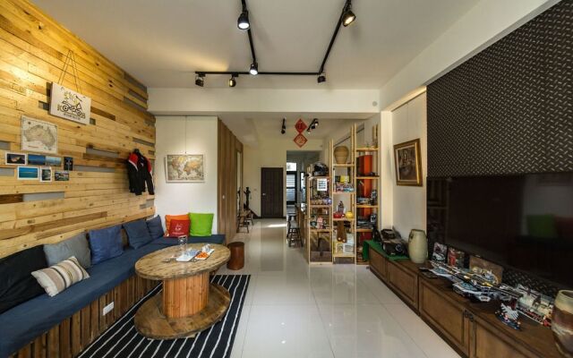 K&B Happy Hostel