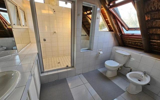 Bettie's Luxury Lodge