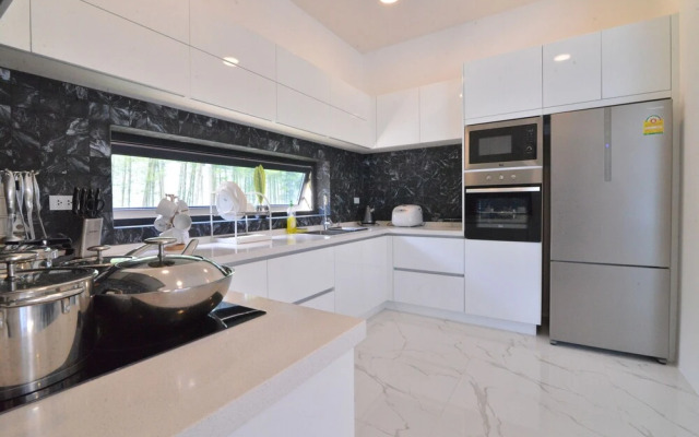 Villa with Shared Pool in Central Pattaya - Palmc16