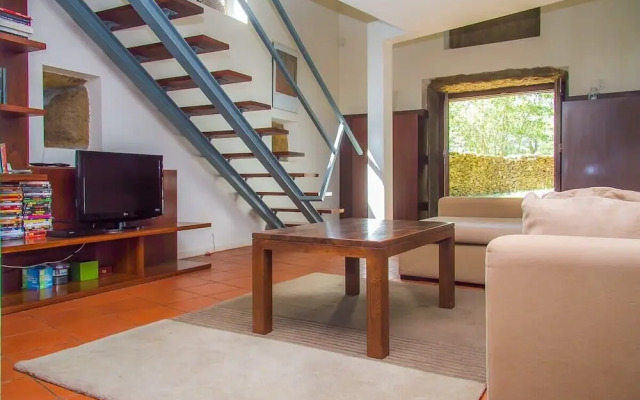 Liiiving in Caminha Oak Tree Chill House