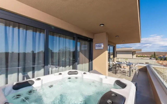 Luxury Home With Bubble Bath and sea View