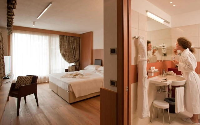 Hotel Alaska Cortina