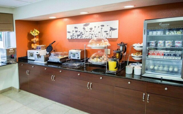 Sleep Inn & Suites Riverfront