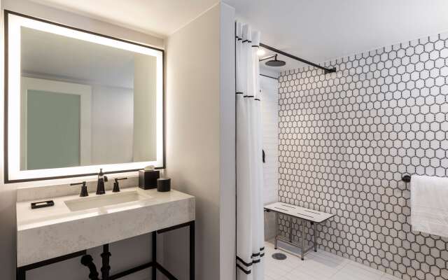 Mills House Charleston, Curio Collection by Hilton