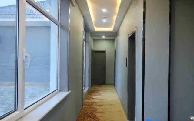 Qicai Danxia Apricot Hotel