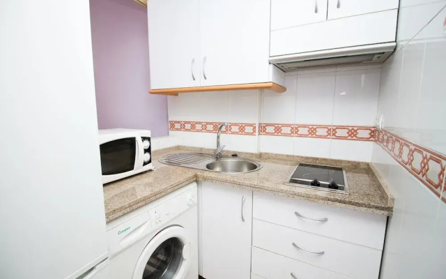 Central Colorful Flat with Parking
