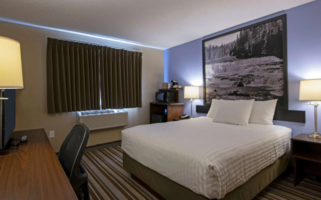 Super 8 by Wyndham Kamloops On The Hill