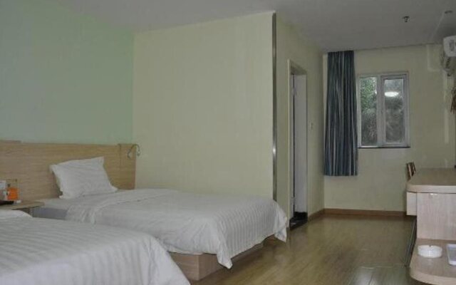 7Days Inn Zhuhai Gongbei Wal Mart Branch