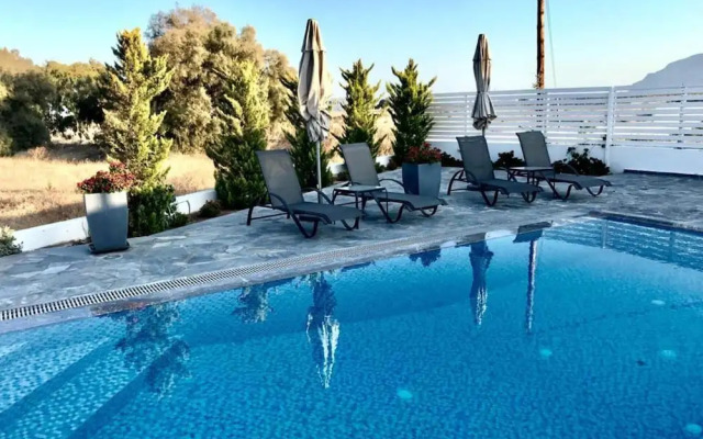 Monolithos Villa
