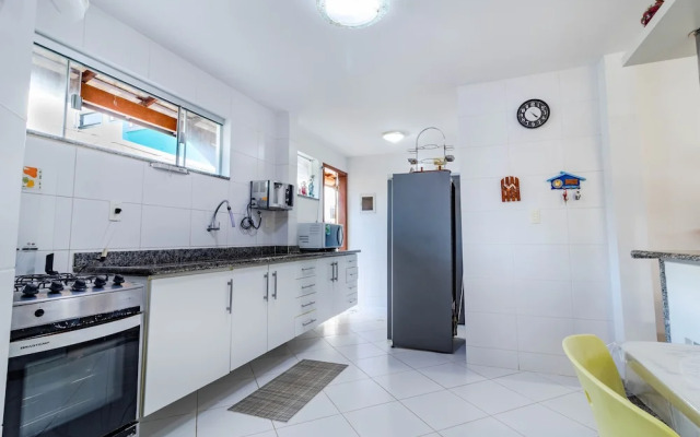 GB16 Casa 6 Suítes a 50m da Praia