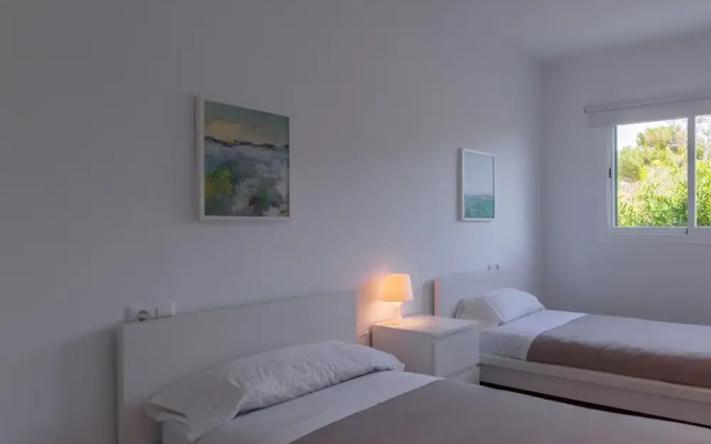 Mar 1 Family Villa Near Beach