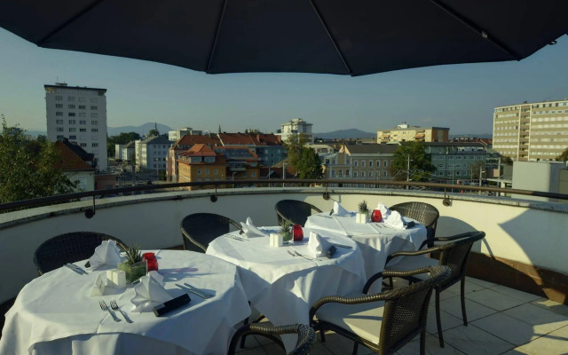 Skycity Hotel Atrigon