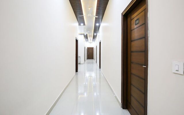 Oyo 47577 Hotel Goldenland