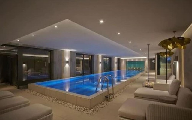 Foxhill Manor