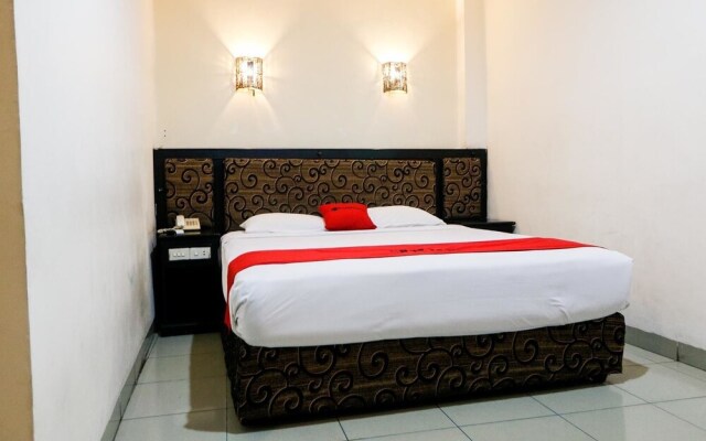 RedDoorz Plus @ Jalan Dr Sutomo Pekanbaru