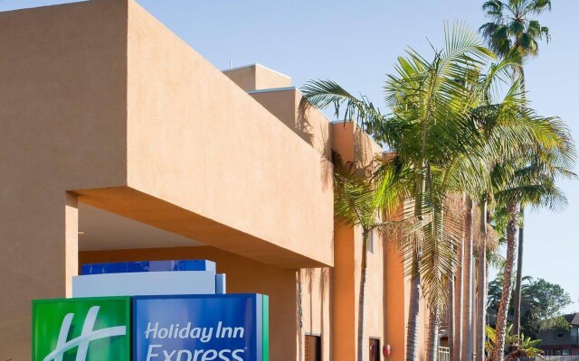 Holiday Inn Express & Suites La Jolla – Windansea Beach, an IHG Hotel