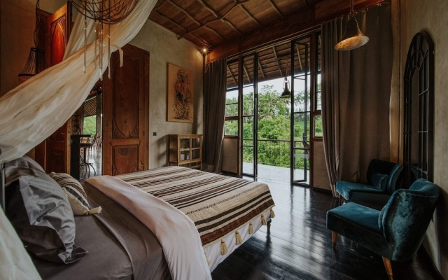 Exceptional 9BR Incredible Jungle View, River Access – Guest Rooms – Blahbatuh