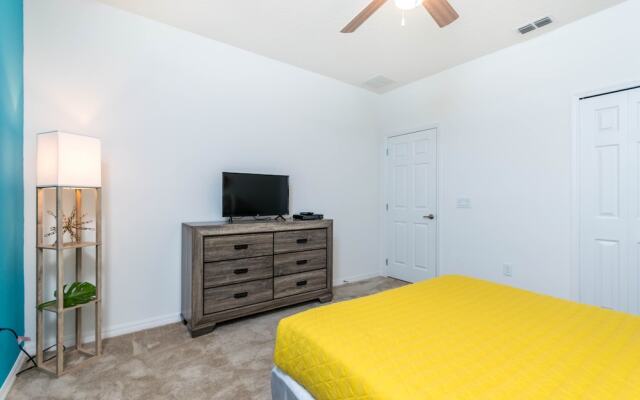 Solterra - 7008 Oakwood Street