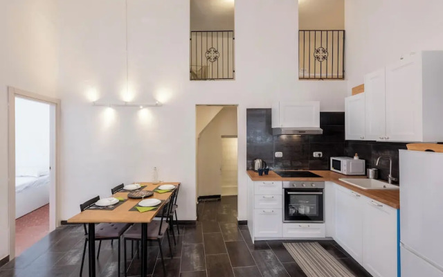 Excellent 2-bed flat in Genoa's Old Town