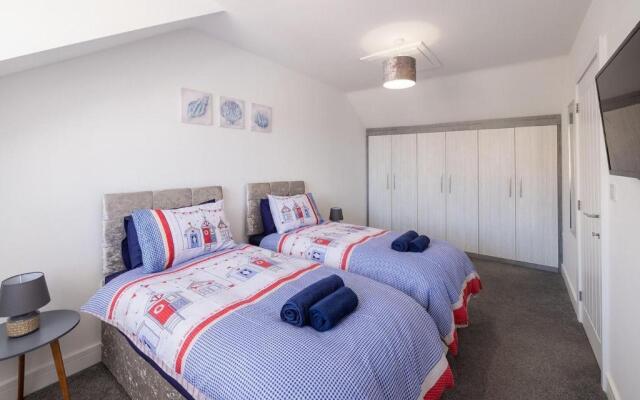 Cleethorpes Holiday Home SLEEPS 6