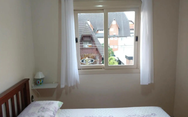 Apto com 3 quartos no centro de Gramado