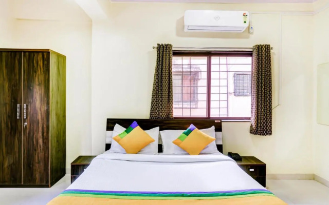 OYO Premium Near Osho Ashram Koregaon Park