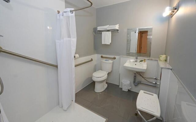 Wasaga Riverdocks Hotel Suites