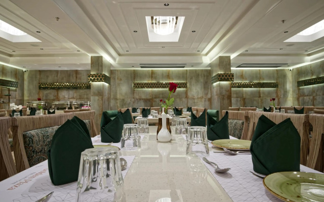 OYO 2351 Hotel Golden Plaza
