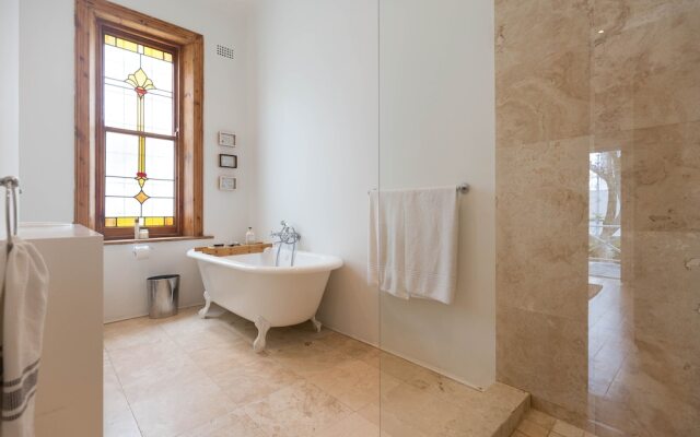 Sydney Green Point Villa