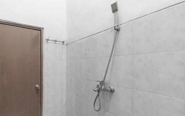 RedDoorz @ Ciliwung Street