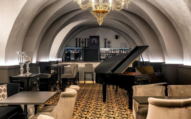 SOWELL COLLECTION Hôtel du Roi & SPA