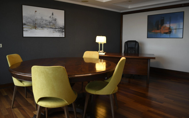 Radisson Montevideo Victoria Plaza Hotel