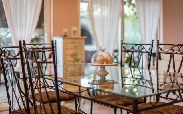 Beautiful Home in Kastel Novi With Wifi and 4 Bedrooms