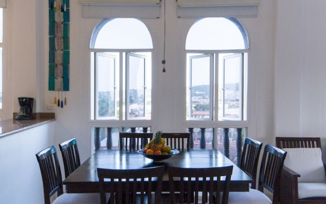 Old City Deluxe Condo By Nomad Guru - Hotel in Cartagena - Photo 3