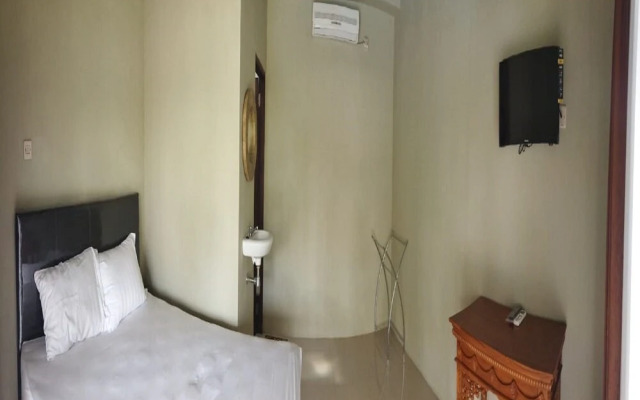 Adine Guest House