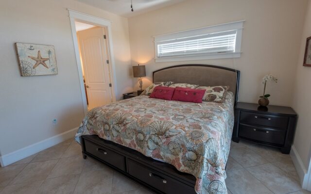 South Seas Apartment 6